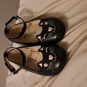 Gently used, Little girls Black cat dress shoes